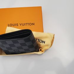 Bifold Louis Vuitton Wallet For Men for Sale in West Los Angeles