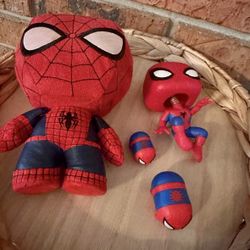 Marvel  Spiderman Marvel Lot of 4 Funko Pop Tsum Tsum Micro & Small Plush Red