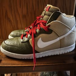 Nike Dunk Hi “Jersey Gold”