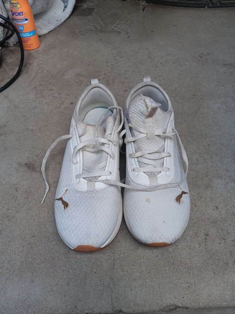 !! Women's Shoes Puma Size 9