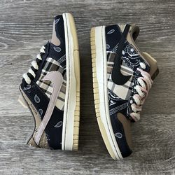 nike dunk low pro travis scott (US 9.5)