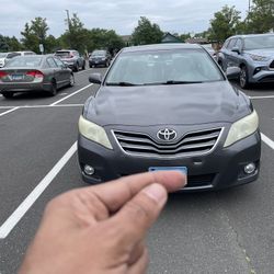 Toyota Camry 2011, XLE Clean Title ,175 K miles run and drives smooth.