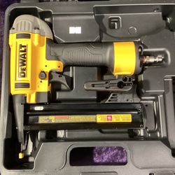 🧰🛠DEWALT Pneumatic 18G 1/4” Crown Stapler NEW!-$55!🧰🛠
