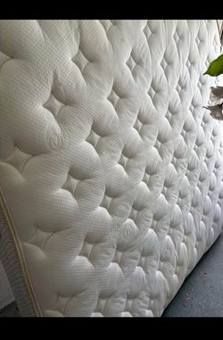 Mattress and mattress topper