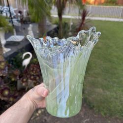 Vintage Murano Lavorazione Arte Italian Green Swirl Hand-Blown Ruffled Art Glass Vase