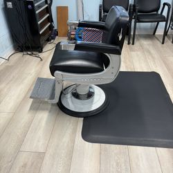 Takara Belmont BB-225 Elegance Barber Chair