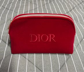 Dior Beauty Red Velvet Cosmetic Pouch (GWP)