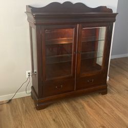 Bassett China Hutch & Buffet Table (2 Items)