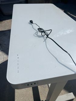 Computer desk