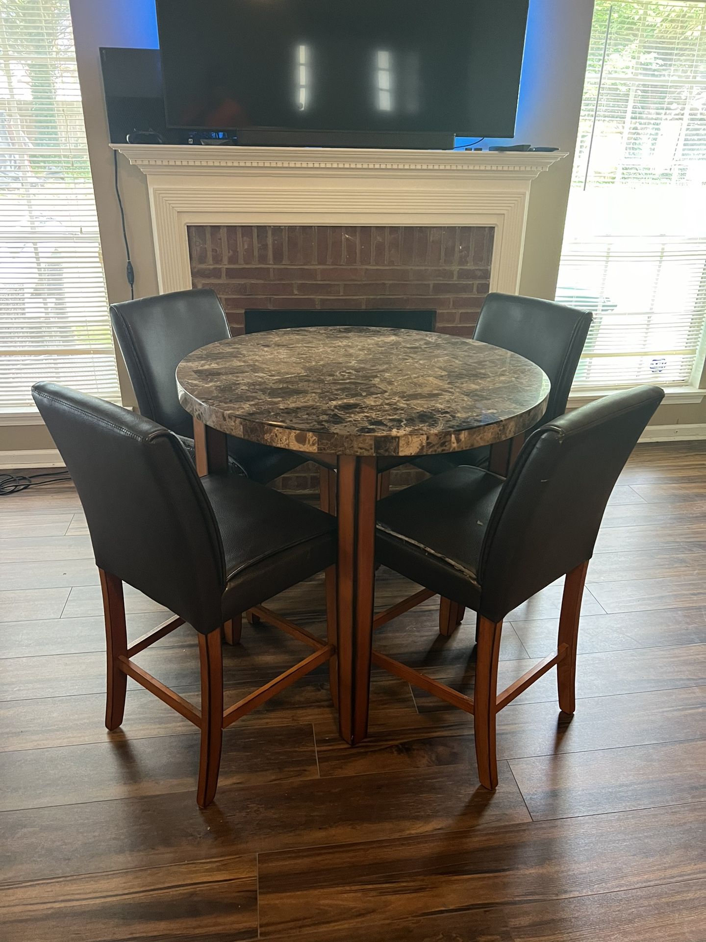 Stone Breakfast Table  w/Chairs