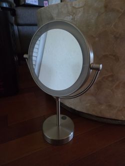 Table Top Make-Up Mirror
