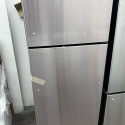 GE 28 in. 17.5 cu. ft. Top Freezer Refrigerator - Fingerprint Free Stainless Steel