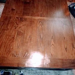 Upscale Large Center Table (Coffee Table)