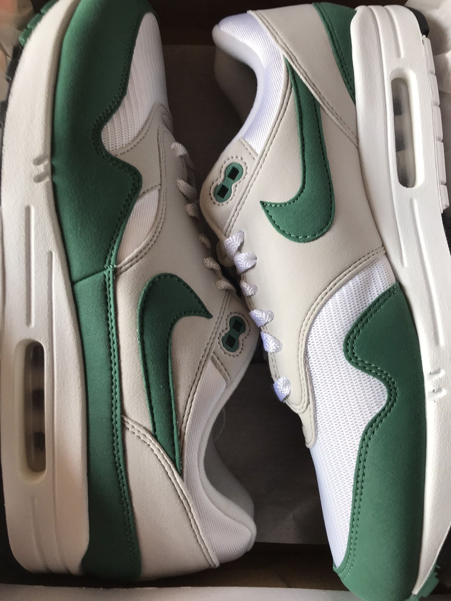 Air Max 1 Evergreen Aura