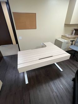 FREE SIT STAND DESK