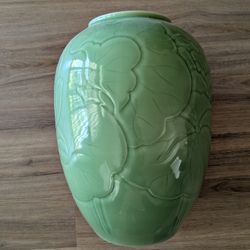 Beautiful Asian Porcelain Vase