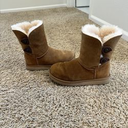 UGG