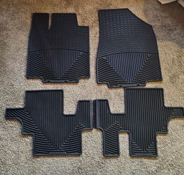 WeatherTech 05-06 Saab 9-2X Front And Rear Rubber Mats - Black