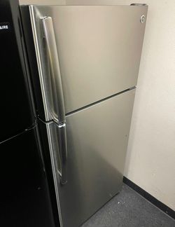 Stainless Steel Top Freezer Refrigerator