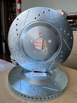 Dodge Challenger 21-22 SRT Hellcat Front Drill Slot Rotors Brake Pads 