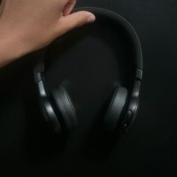 JBL Noise Cancellation Headphones 