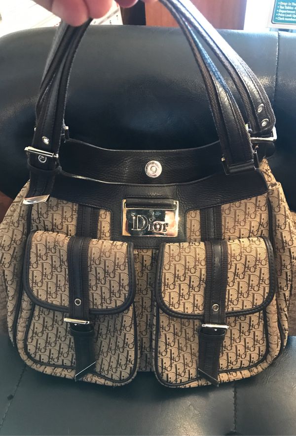 Dior hand bag in excellent condition slightly used made in Italy for Sale in Altadena, CA - OfferUp