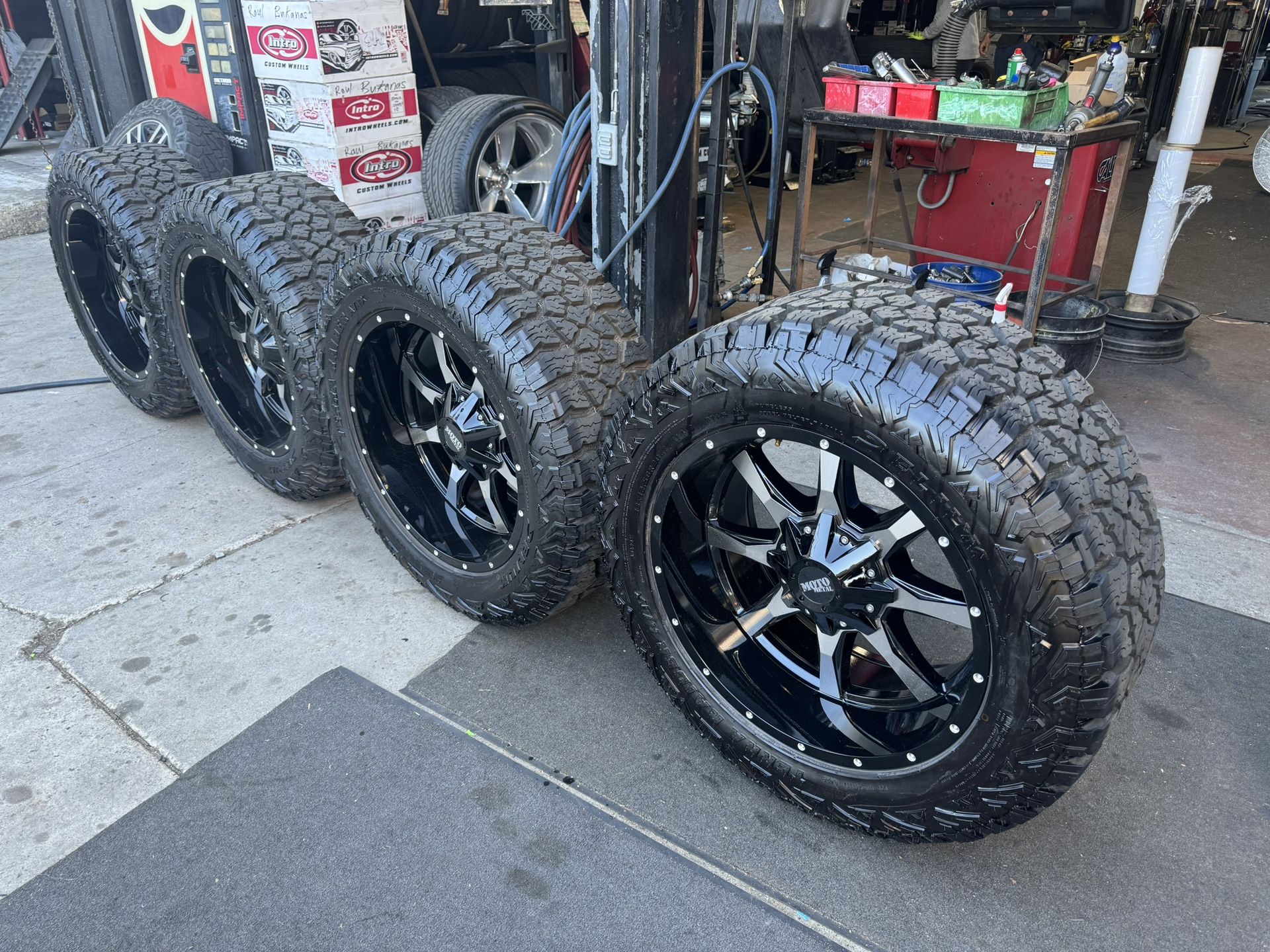 Used Rims 20x10 20x10 8x6.5 Brand New Rims Only for Sale in Irwindale, CA - OfferUp