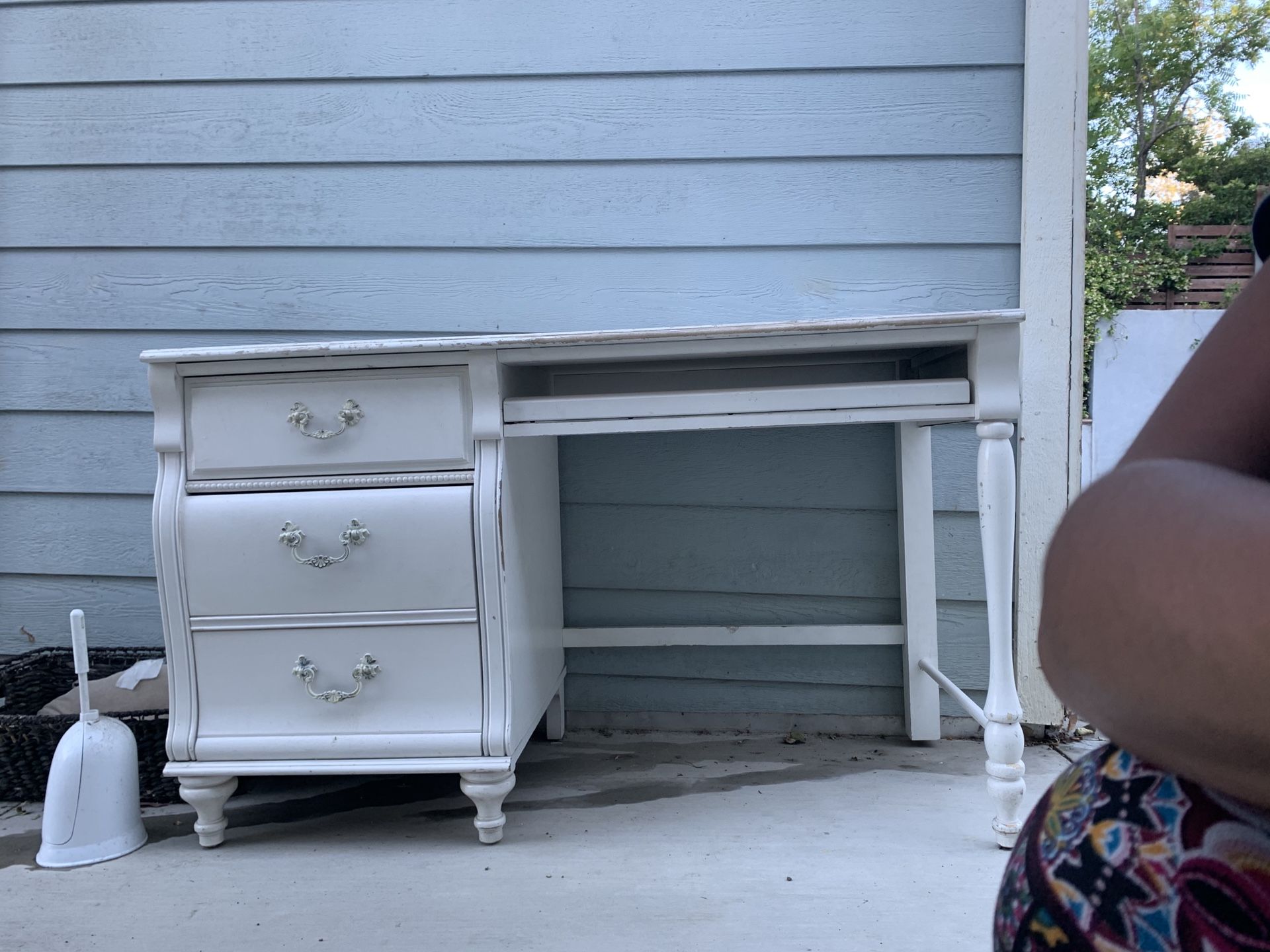 White Shabby Chic Desk and hutch