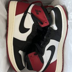 Jordan 1 Black Toe size 8.5 VNDS