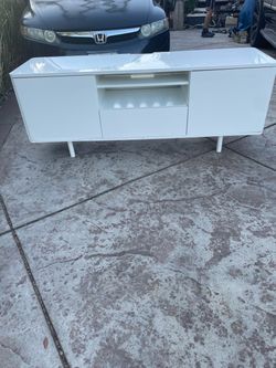 White Modern TV Stand / Media Console