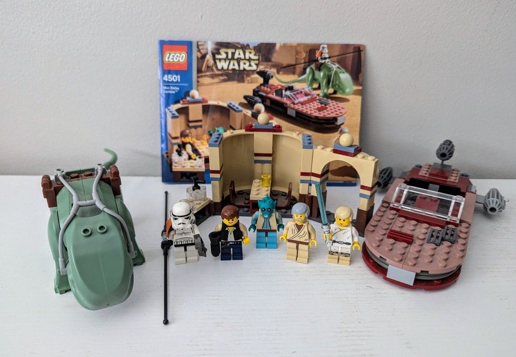 LEGO Star Wars (#4501)- Mos Eisley Cantina, 100% Complete w/Instructions 2004
