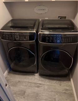 Samsung FlexWash Washer and Dryer Set