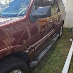 2012 Expedition Xlt Owner Must Sell Make Offer 200k Miles + Clean Title 