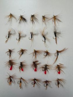 25 Pcs Fly Fishing Assortment – Classic Dry & Wet Flies (Sizes #10, #12, #14)