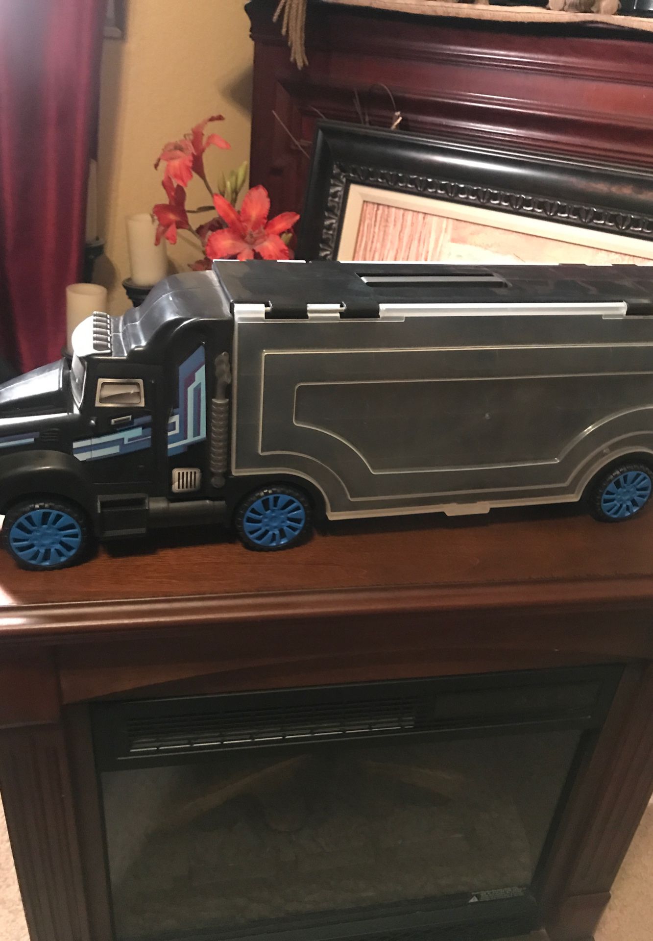 Toy Car Hauler/Storage Truck