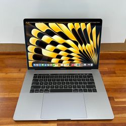 Apple Macbook Pro 💻 Core i9 - 32GB RAM - Vega Pro Graphics!!