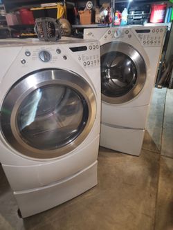Whirlpool Washer & Gas Dryer White