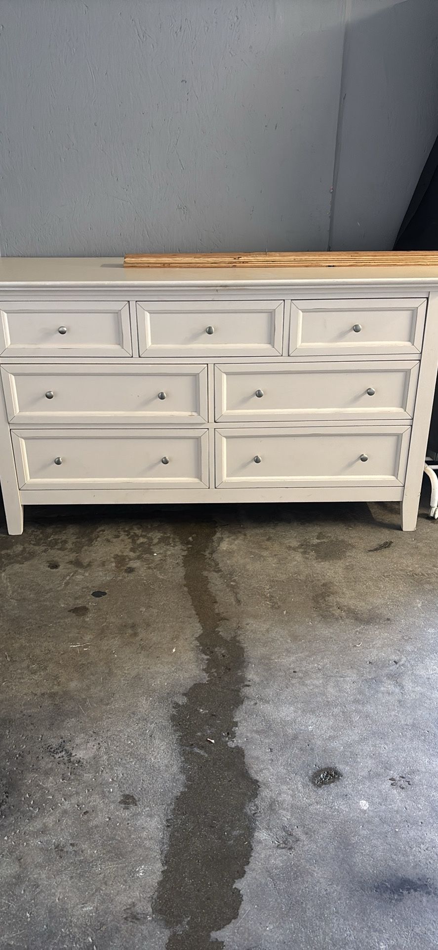 Girls Dresser With Mirror