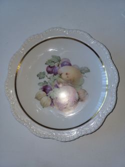 PORCELAINE PLATE BAVARI GERMANY