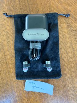 Bowers and Wilkins Pi7 S2 earbuds