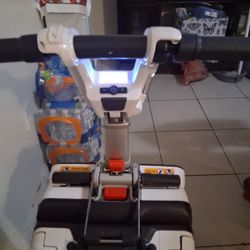 Moving Live Scooter  atto 