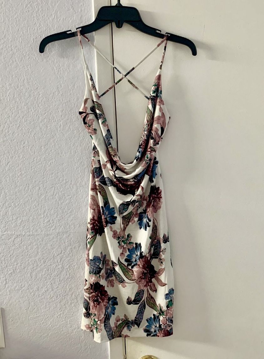 Juniors Dress Size Medium