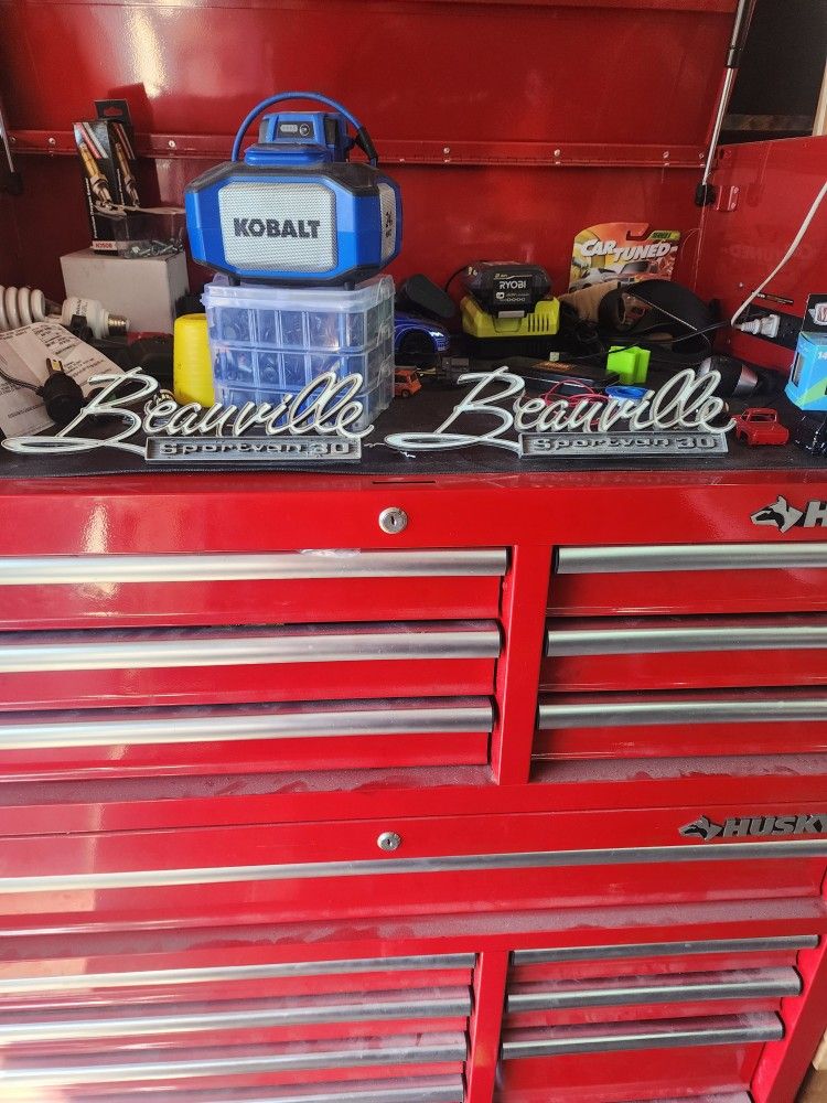 BEAUVILLE SPORT VAN 30 EMBLEMS