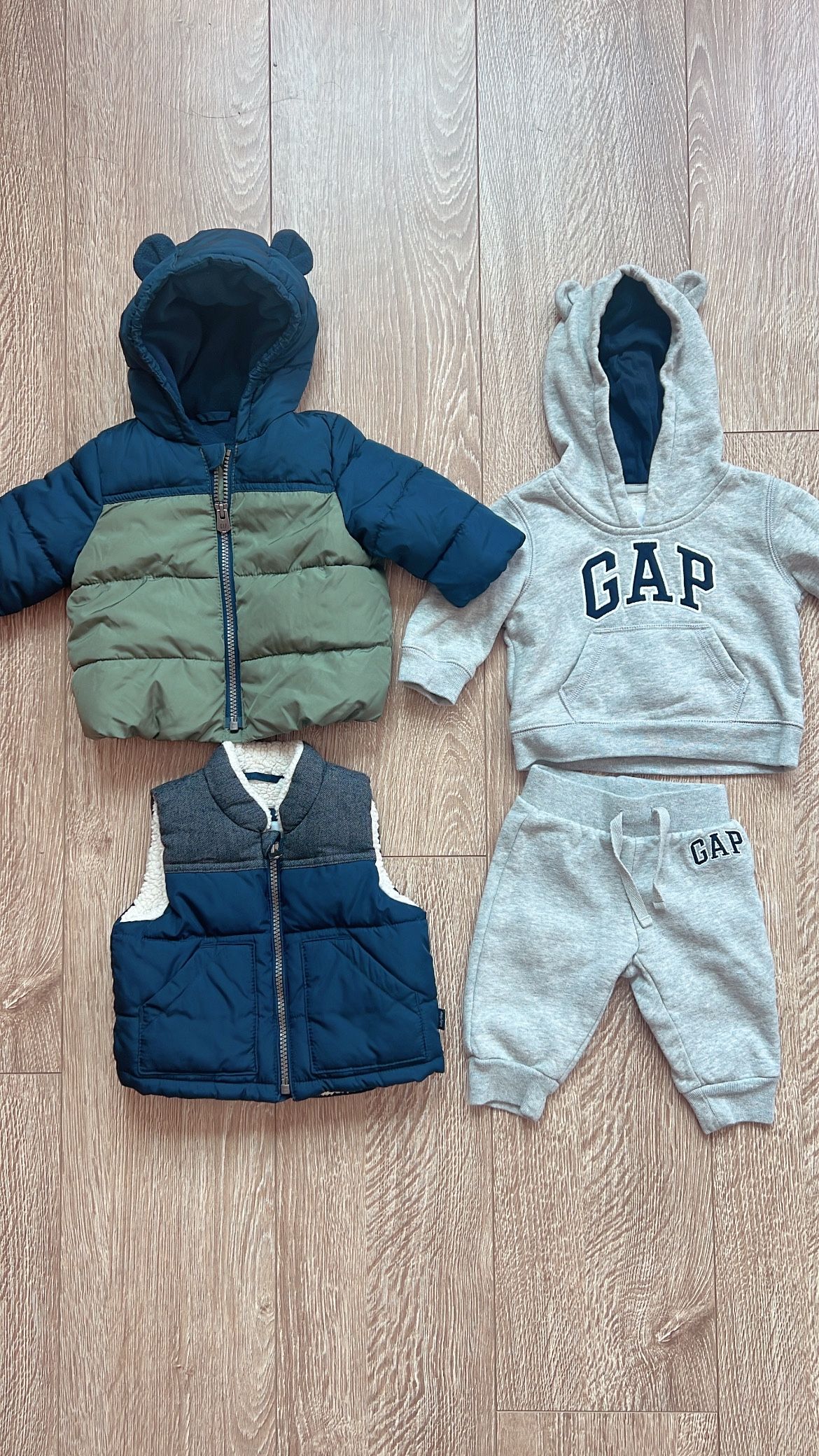 Lot of 4 Gap Winter Babe Clothes Jogger Hoodie Set Vest Jacket 0-3 & 0-6
