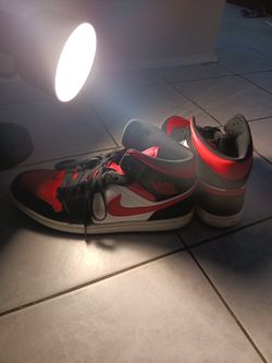 Nike Air Jordan 1 Red And Black Size 13