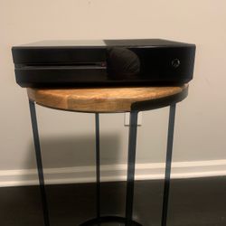 Xbox One 500GB Black w/15 Games And Controller 