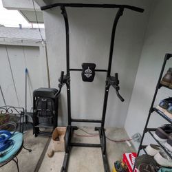 Multi-Function Pull Up Bar Station / Power Tower