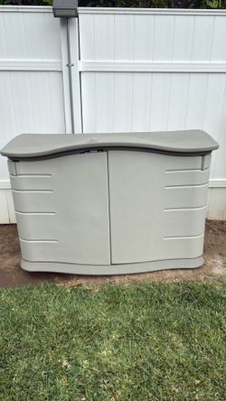 Rubbermaid Plastic Storage Container Box Pool Container