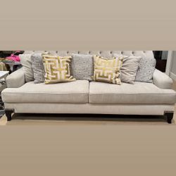 Crème sofa with rhinestone buttons 