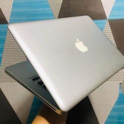 Apple MacBook Pro 13” display it5 Intel Processor 4GB RAM 500GB HDD STORAGE DRIVE $135 